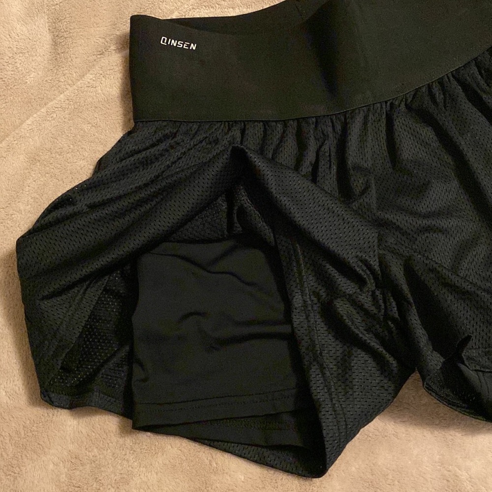 Workout shorts - Picture 2 of 2